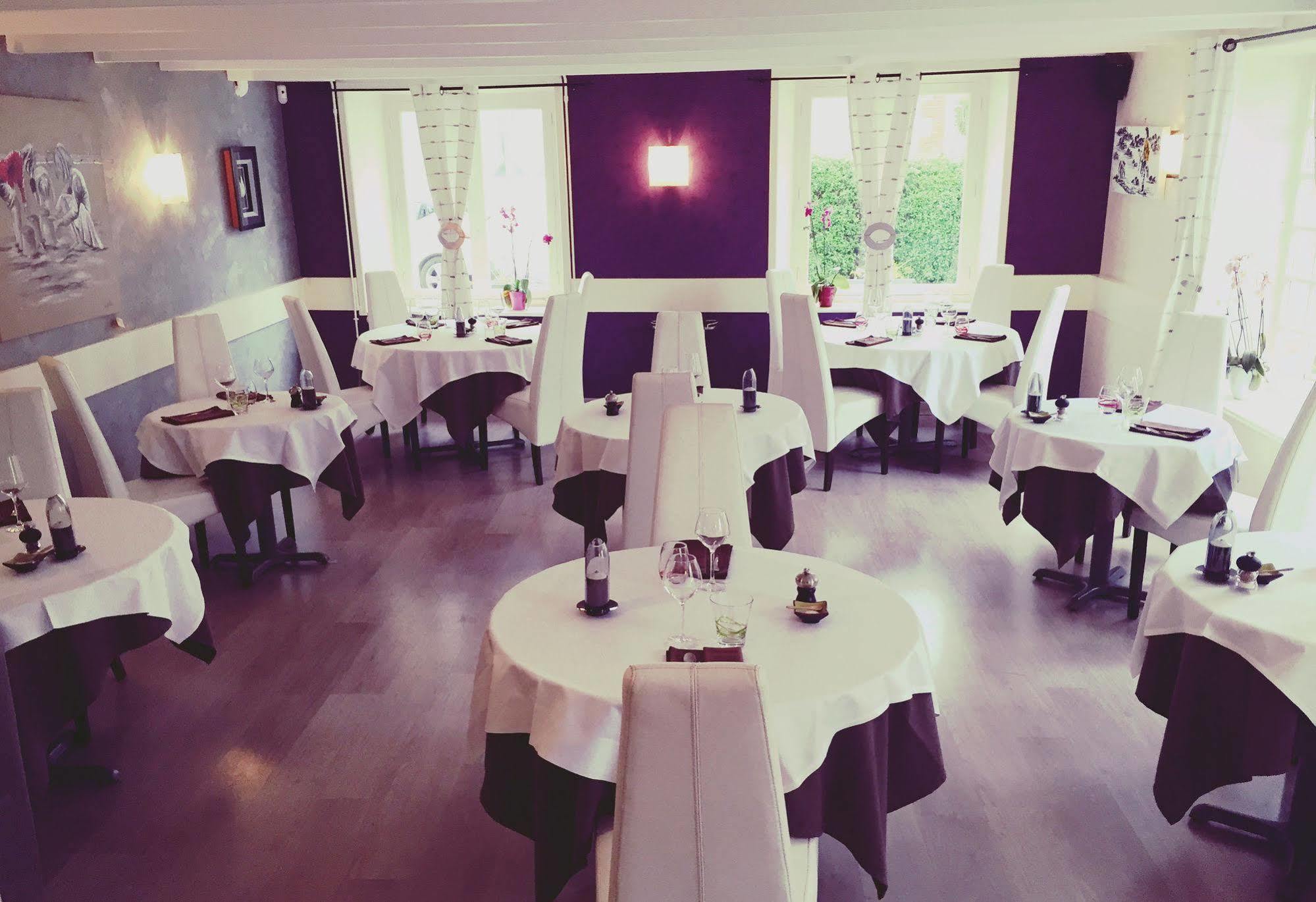Hotel Restaurant De La Marne Paimpol Exterior photo